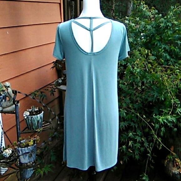 Alya Shift Dress  - Picture 5 of 10